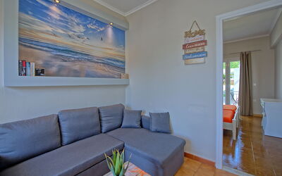 Sidari Beach Villa: Living Room