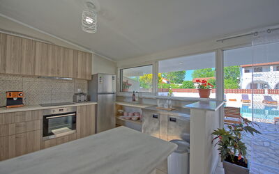 Sidari Beach Villa: Common Room, Dining Room