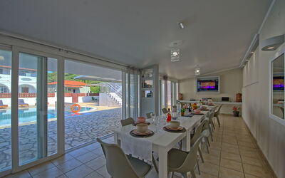 Sidari Beach Villa: Common Room, Dining Room