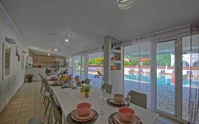 Sidari Beach Villa: Common Room, Dining Room
