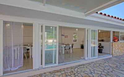 Sidari Beach Villa: Common Room, Dining Room