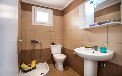 Sidari Beach Villa: Bathroom