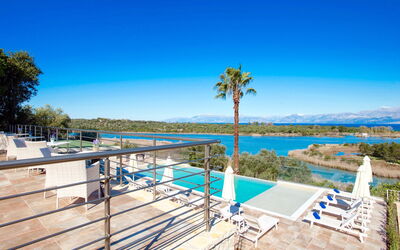 Villa Corfu Panorama: bassin, Extérieur