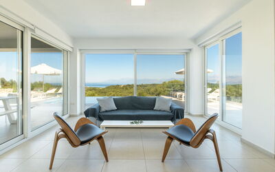 Villa Nafsika: Living Room