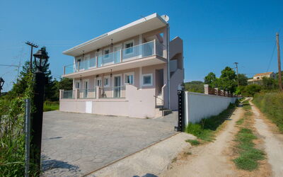 Villa Maria: all'aperto, Esterni