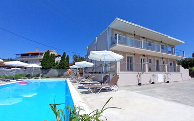 Villa Maria: all'aperto, Esterni, Piscina