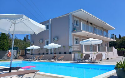 Villa Maria: all'aperto, Piscina