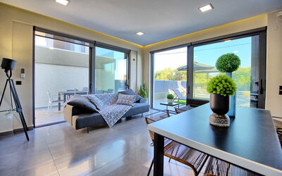 Villa Maripol: Salle à manger, Salon