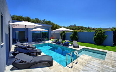 Villa Zaneti: Buitenshuis, Zomer, zwembad