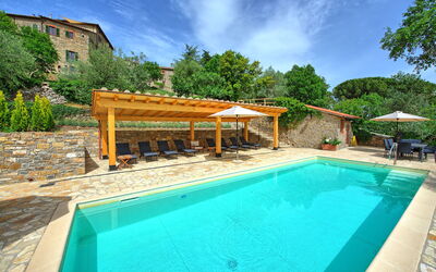 Villa Collina: Balcon / Terrasse / Patio, bassin