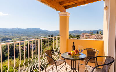 Villa Dinos: Balkon / terras / patio