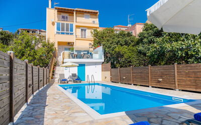 Villa Dinos: zwembad