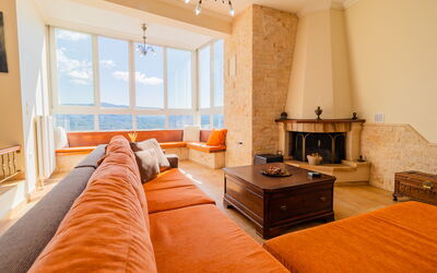 Villa Dinos: Woonkamer