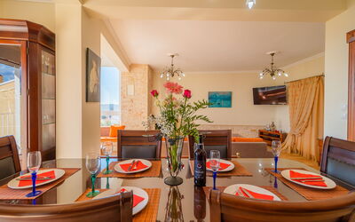 Villa Dinos: Lunchroom