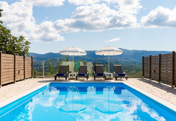 Villa Dinos: Pool, Summer