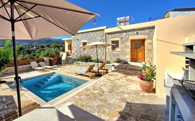 Villa Vicilla: Buitenkanten, Buitenshuis, zwembad