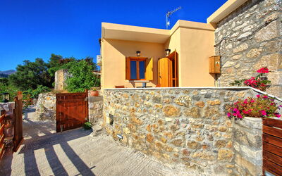 Villa Vicilla: Buitenkanten, Buitenshuis