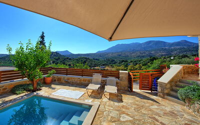 Villa Vicilla: Buitenshuis, Keer bekeken, zwembad