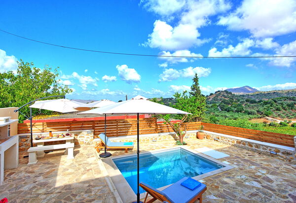 Villa Vicilla: Outdoor, Pool