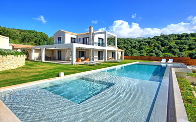 Villa Ebellina: Tuin, zwembad