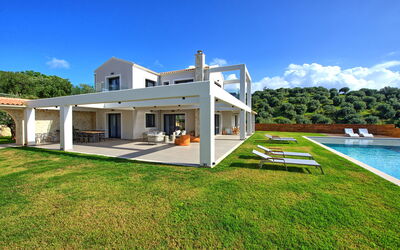 Villa Ebellina: Buitenshuis, Tuin, zwembad