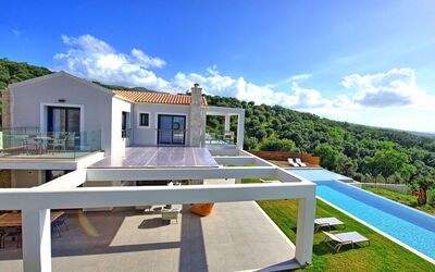 Villa Ebellina: Buitenshuis, zwembad