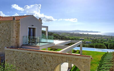 Villa Ebellina: Buitenshuis