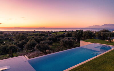 Villa Ebellina: Keer bekeken, zwembad