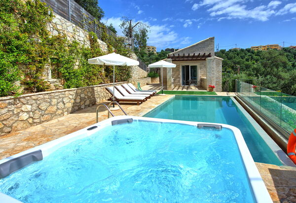 Villa Jacaranda: Garden, Pool
