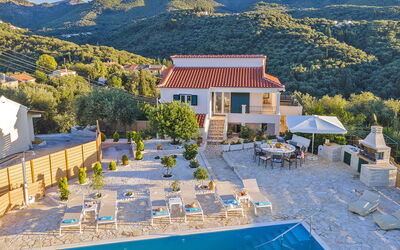 Villa Portes: bassin, Été, Extérieur, Jardin, Vues