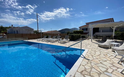 Villa Portes: bassin, Extérieur, Extérieurs