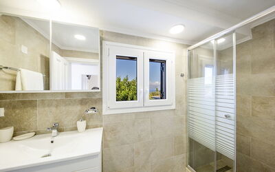 Villa Portes: Salle de bain