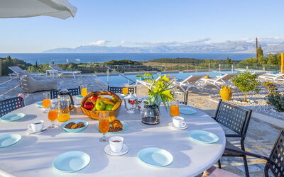 Villa Portes: Été, Extérieur, Jardin