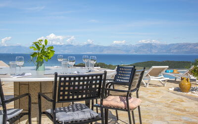 Villa Portes: Extérieur, Jardin