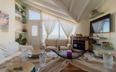 Beach Villa Athanasia: Living Room