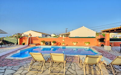 Beach Villa Athanasia: Pool