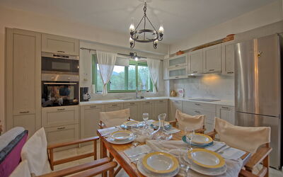 Villa Elaia: Cucina, Sala da pranzo