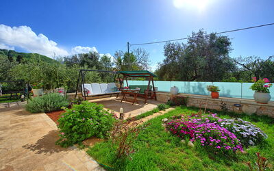 Villa Elaia: all'aperto, Giardino