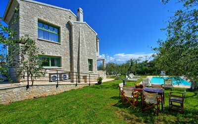 Villa Elaia: all'aperto, Giardino, Piscina