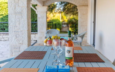 Villa Dimitris: all'aperto