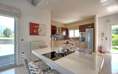 Beach Villa Christina: Kitchen