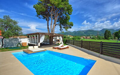Beach Villa Christina: Pool