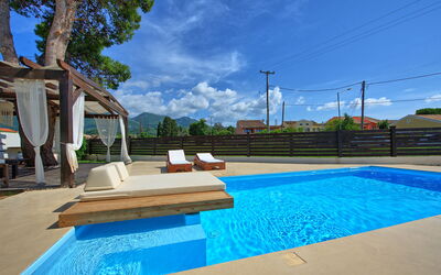 Beach Villa Christina: Pool