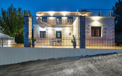 Villa Elia: Entrée principale, Extérieur, Vues