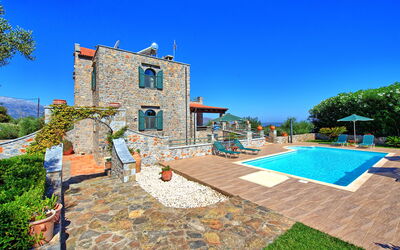 Villa Antina: bassin, Extérieurs