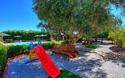 Villa Antina: Extérieur, Jardin