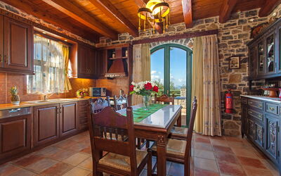 Villa Antina: Cuisine, Salle à manger