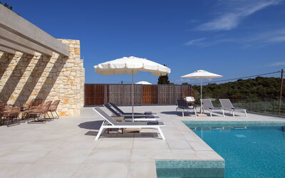 Villa Waterlily: Buitenkanten, Buitenshuis, zwembad