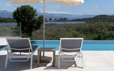 Villa Waterlily: Buitenkanten, Buitenshuis, zwembad