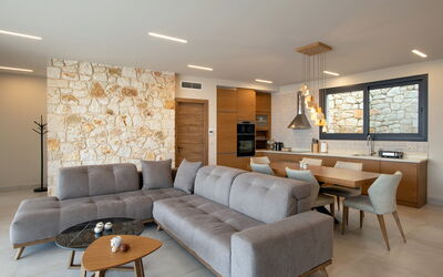 Villa Waterlily: Keuken, Lunchroom, Woonkamer